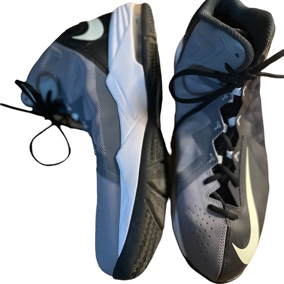 Nike AirMax Stutter Step 2 basketball sneakers with bag. Size 11.5 - Picture 3 of 10